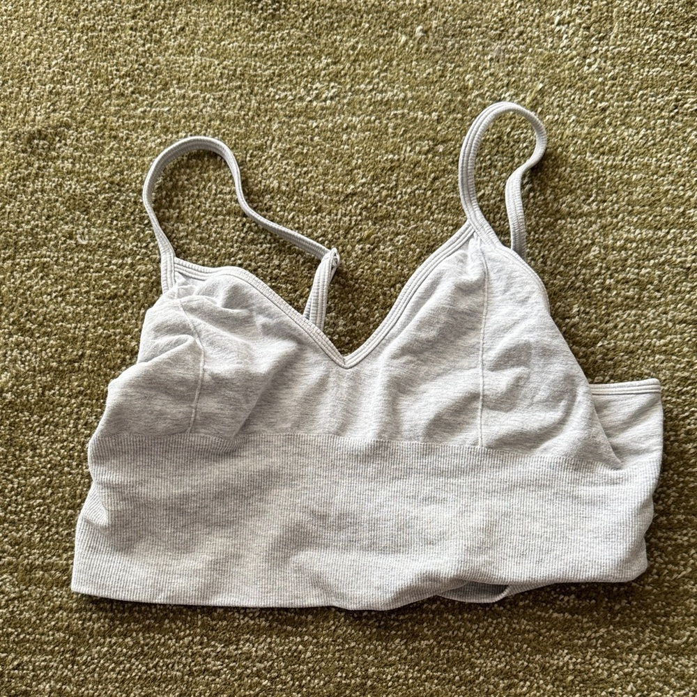 ALO GEAY SPORTSBRA SIZE MEDIUM